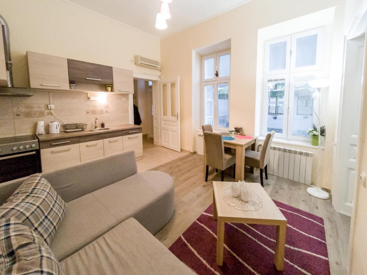 Ema Apartament *